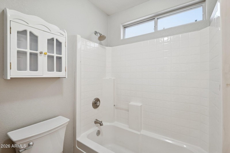 29-web-or-mls-9235-w-marconi-ave