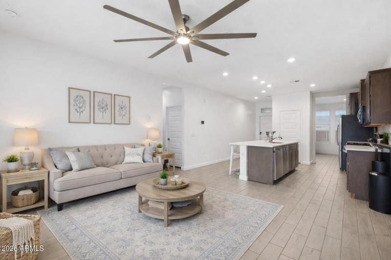 EE32F9D0-5EF0-4C43-B42B-A385A0E7FDE4