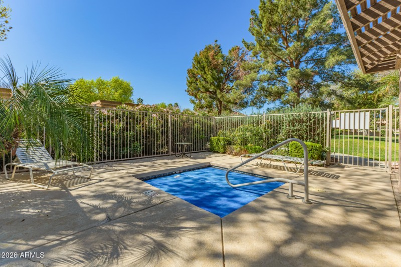 Lakeside Terrace Pool
