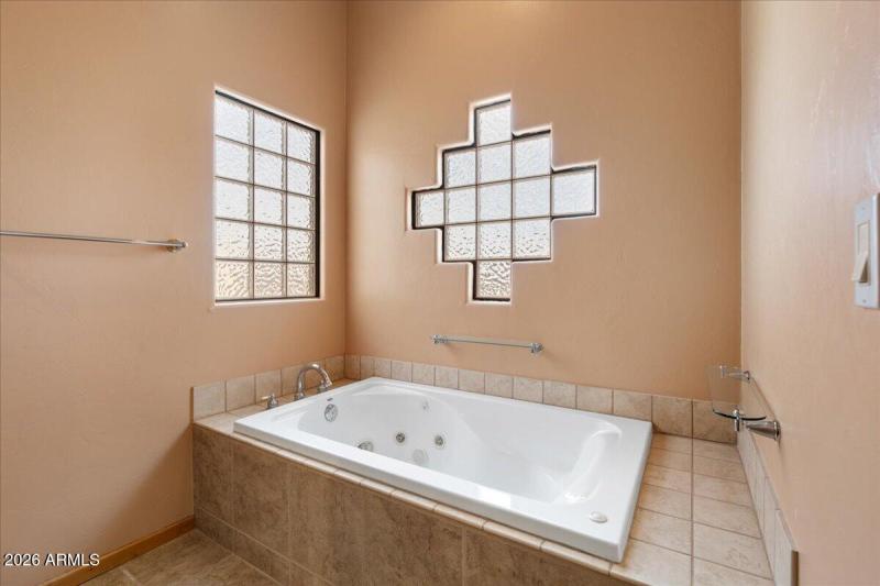 29-Primary Bathroom Tub