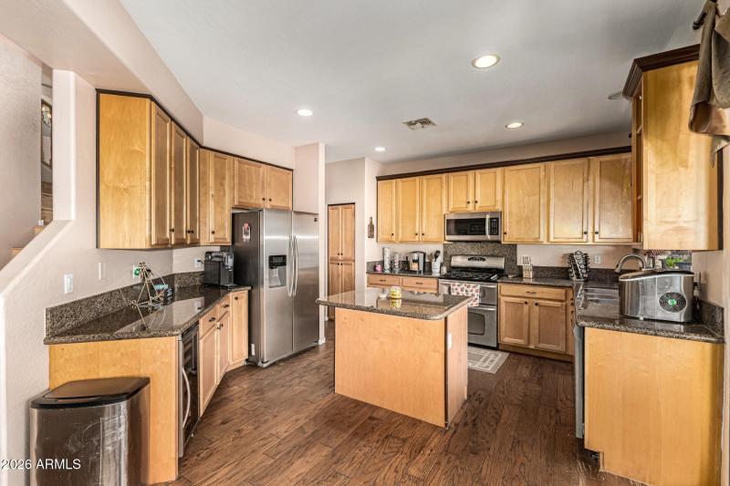 Lots Of Cabinets/Storage