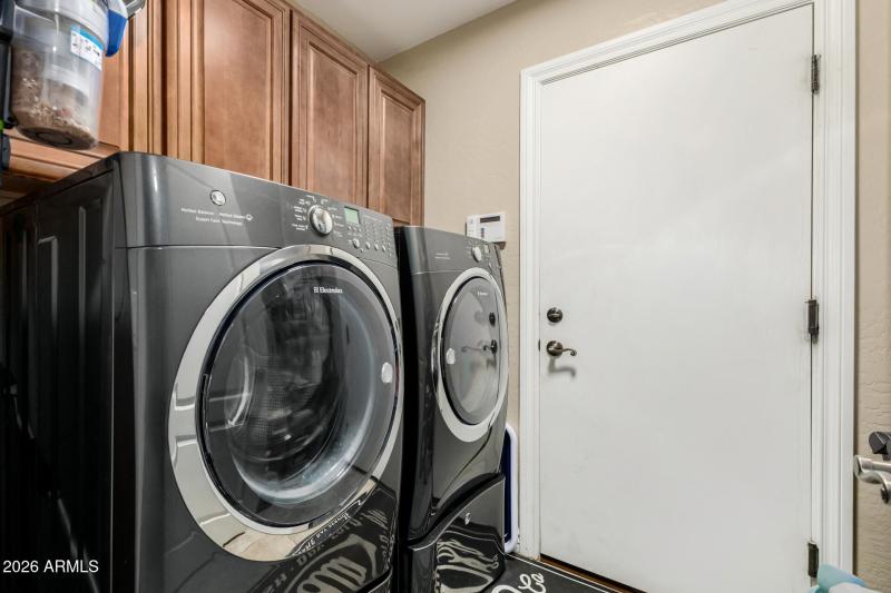 Laundry cabinetry
