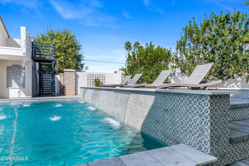 19_3414 e gable cir-19