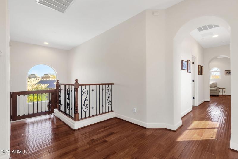 46-web-or-mls-5228-e-barwick-dr