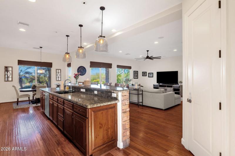 23-web-or-mls-5228-e-barwick-dr