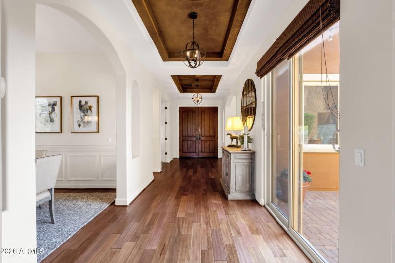 10-web-or-mls-5228-e-barwick-dr