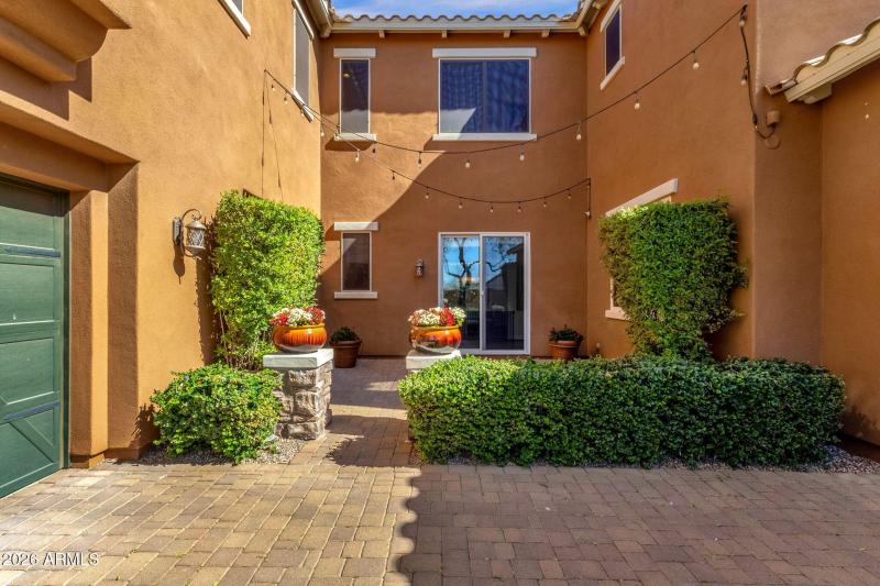 6-web-or-mls-5228-e-barwick-dr