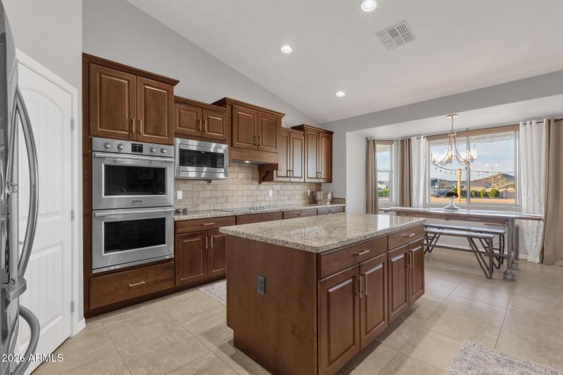 21-web-or-mls-28252-n-quintana-pl