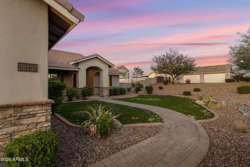 7-web-or-mls-28252-n-quintana-pl