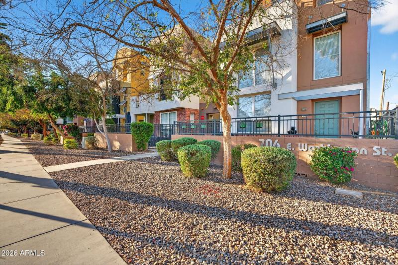 3-web-or-mls-54E Washington St 207