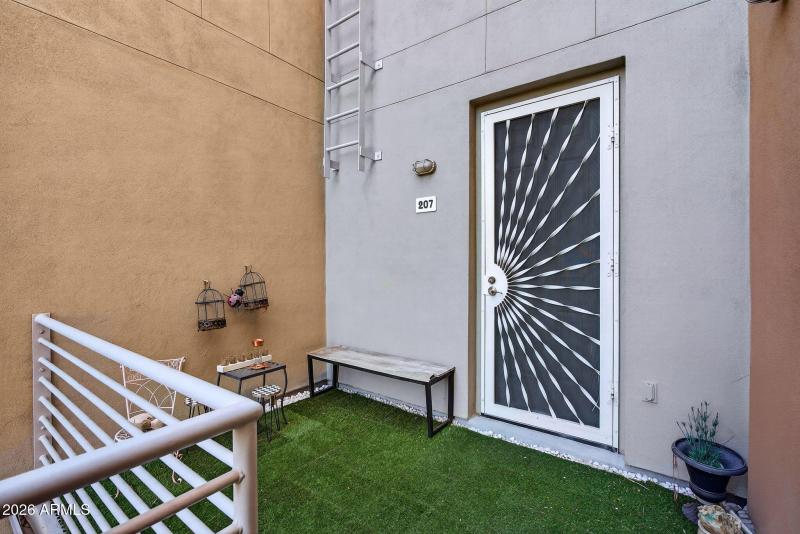 5-web-or-mls-50E Washington St 207