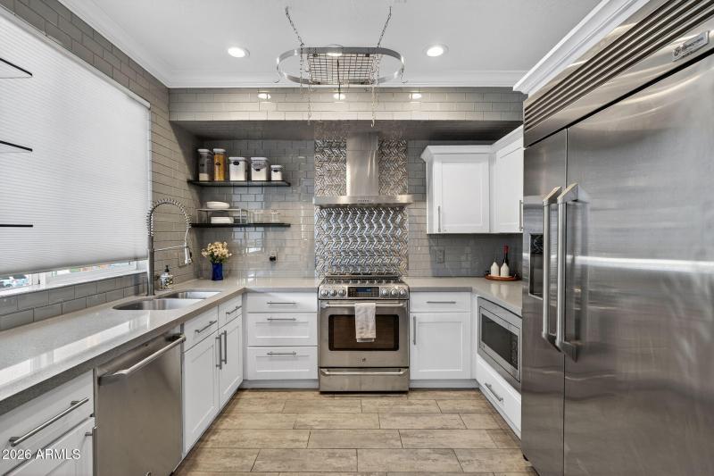 15-web-or-mls-24E Washington St 207