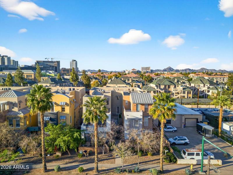 44-web-or-mls-08E Washington St 207