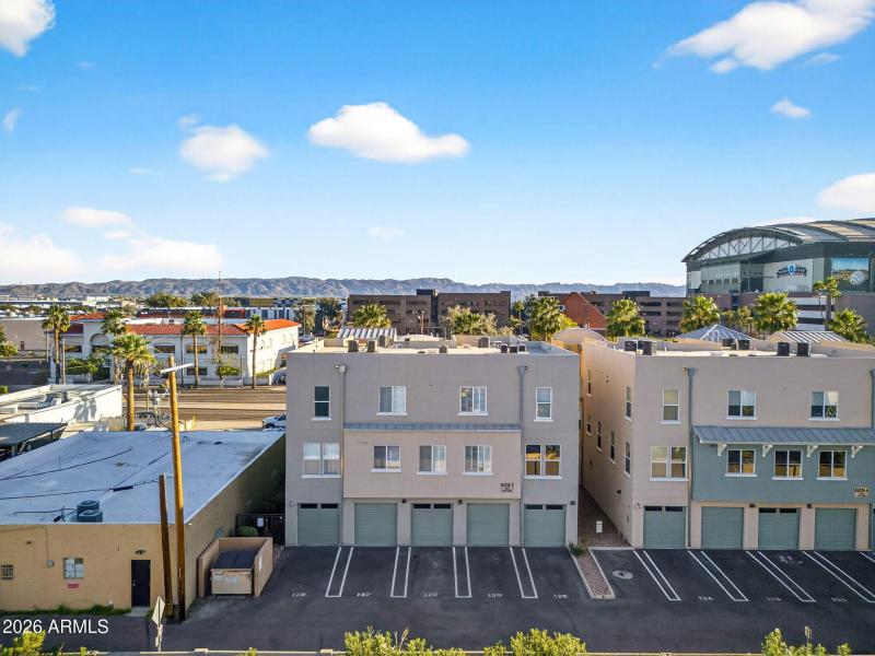 52-web-or-mls-03E Washington St 207