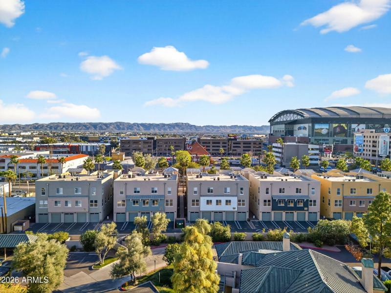 53-web-or-mls-02E Washington St 207