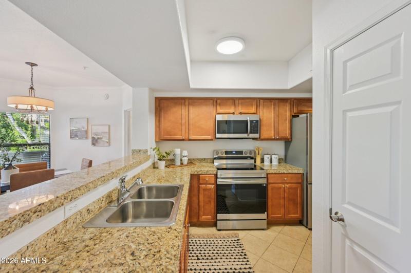 14-web-or-mls-N Thompson Peak Pkwy 2070-