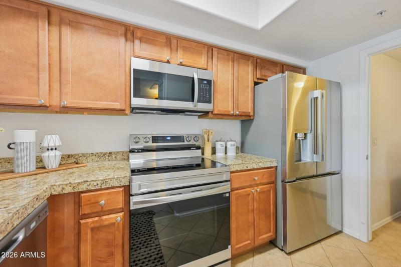 16-web-or-mls-N Thompson Peak Pkwy 2070-