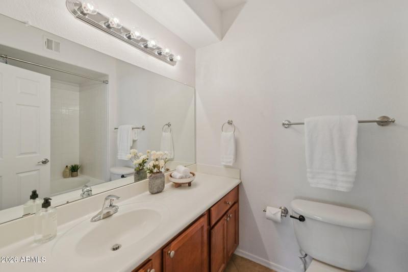 26-web-or-mls-N Thompson Peak Pkwy 2070-