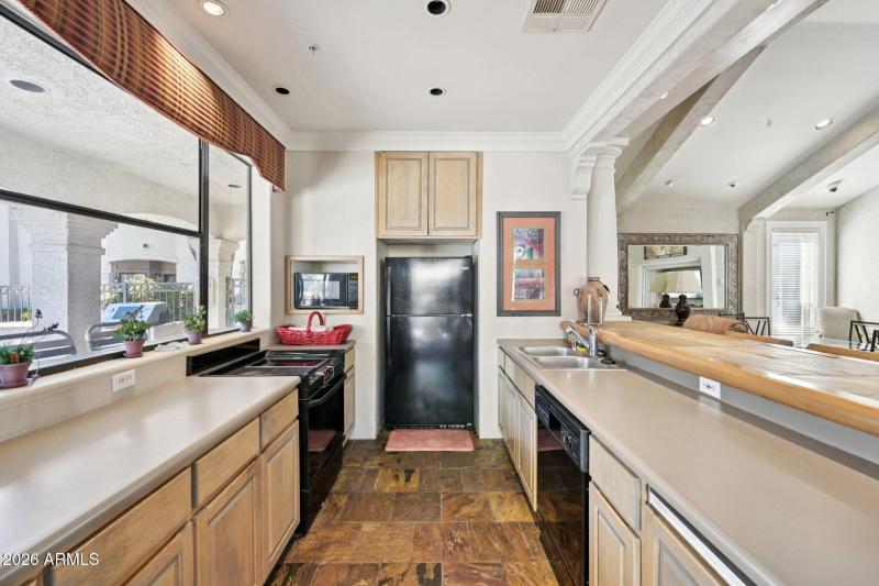 36-web-or-mls-N Thompson Peak Pkwy 2070-