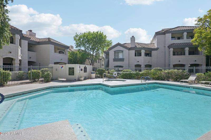 41-web-or-mls-N Thompson Peak Pkwy 2070-