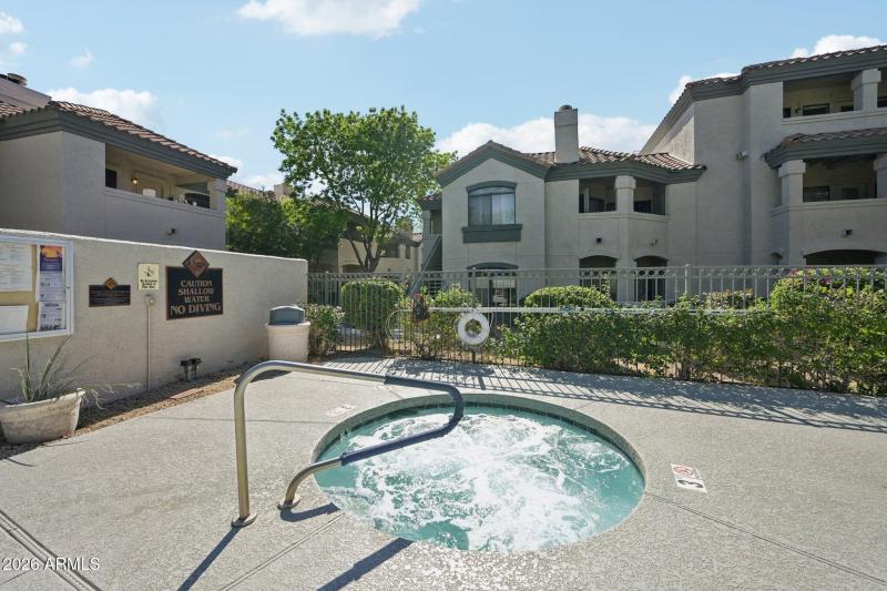 42-web-or-mls-N Thompson Peak Pkwy 2070-