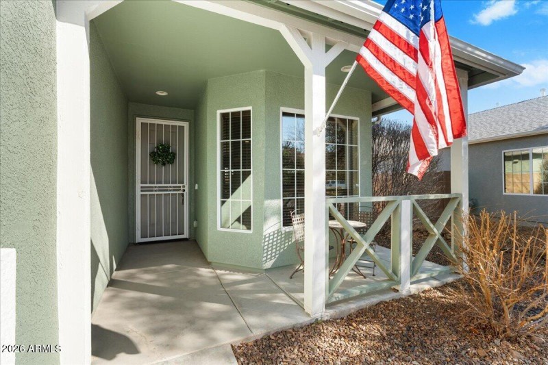 02-Front Covered Patio