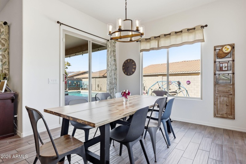 B (29) - Kitchen Dining Area