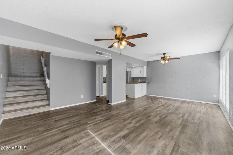 005__1828 W Tuckey Ln unit 8