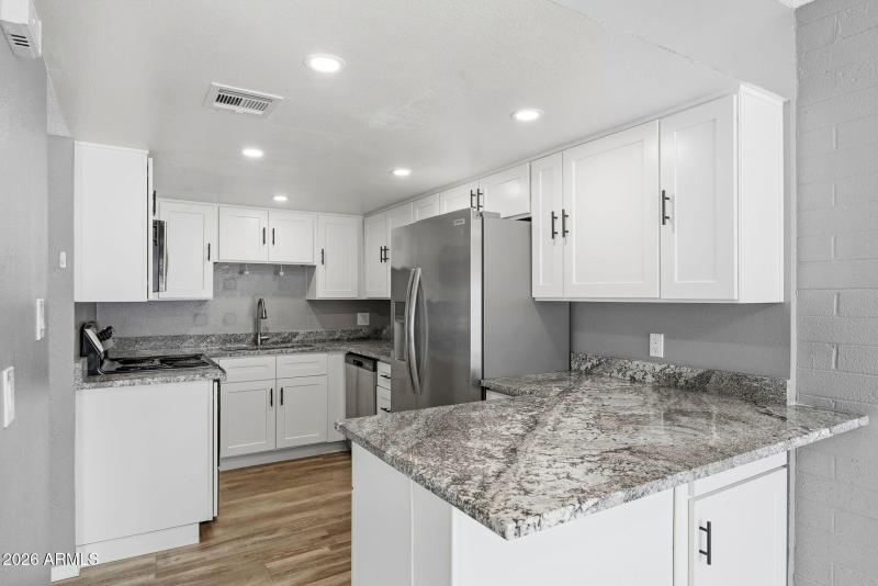 008__1828 W Tuckey Ln unit 8