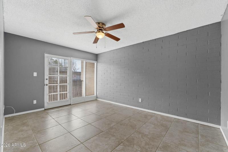 014__1828 W Tuckey Ln unit 8