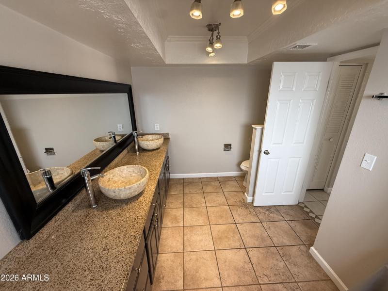 Dual Vanity Bathroom Suite