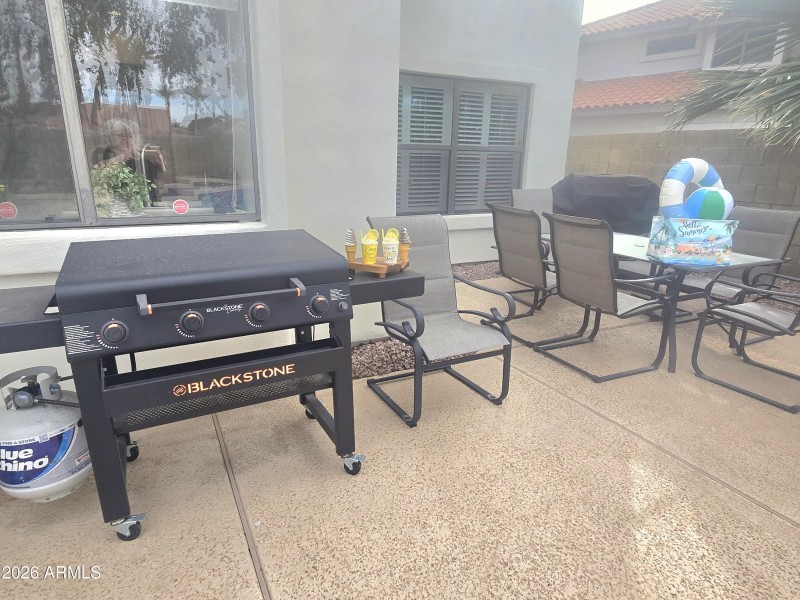 BBQ By Pool With Table Area