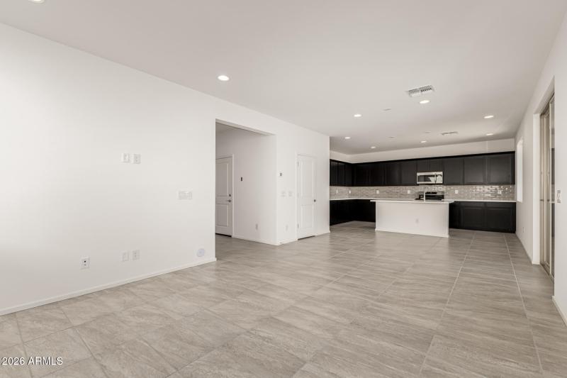 09 - Crescent Moon 46800