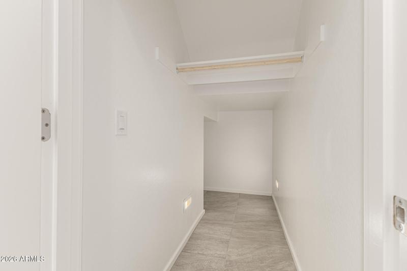 18 - Crescent Moon 46800