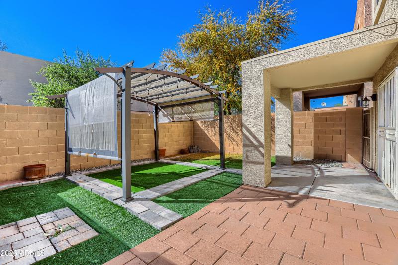 26 Exterior Rear (1)