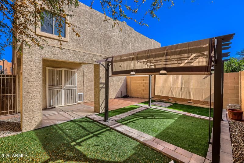 28 Exterior Rear (2)