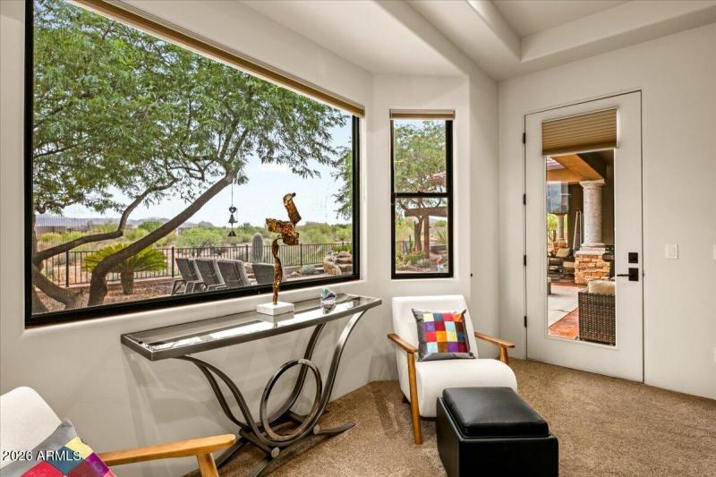 21-Primary Suite Sitting Area