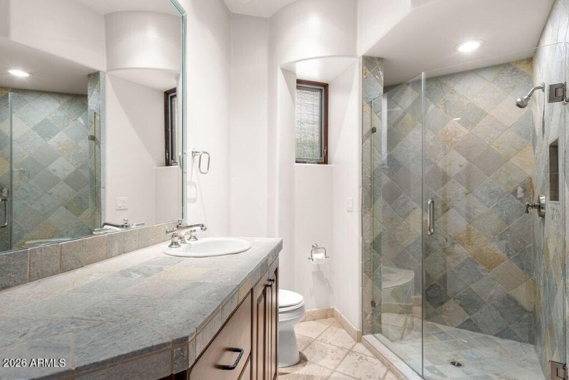 032_Guest Ensuite 2 Splendor