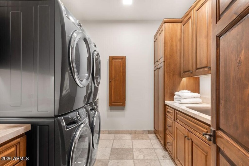 042_The Laundry Dream