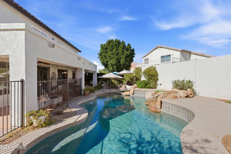 48-DSC09578a_re_edit_d997a106-dfee-4f83-