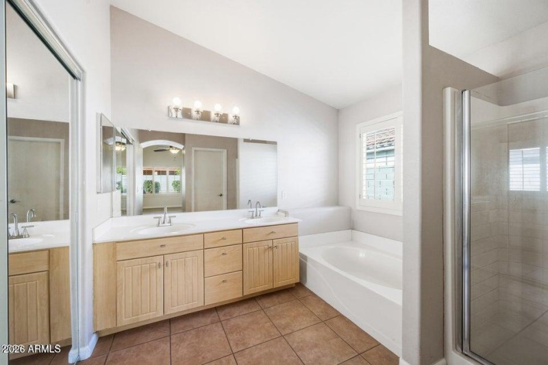 25 Master Bath