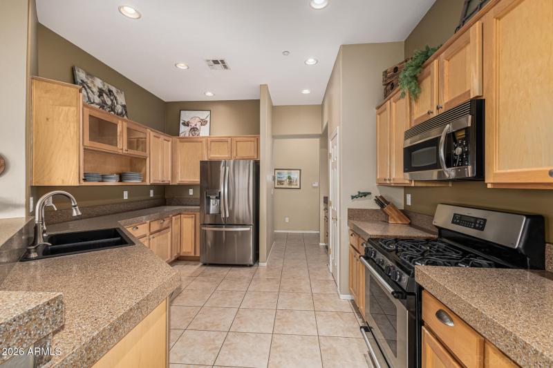 42008 N Anthem Springs Rd- Kitchen (4)