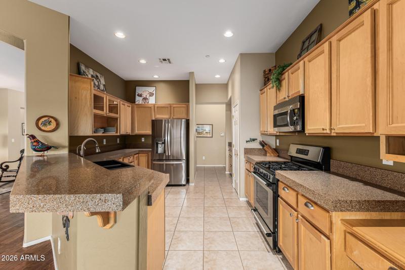 42008 N Anthem Springs Rd- Kitchen (5)
