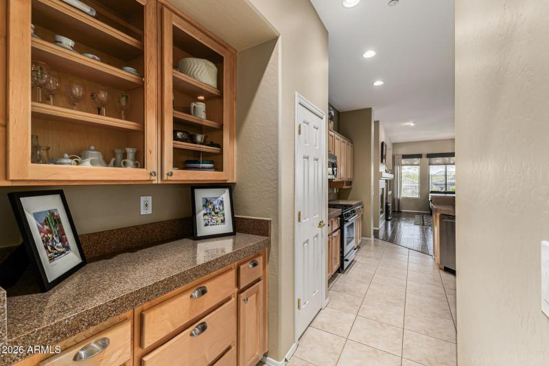42008 N Anthem Springs Rd- Kitchen (6)