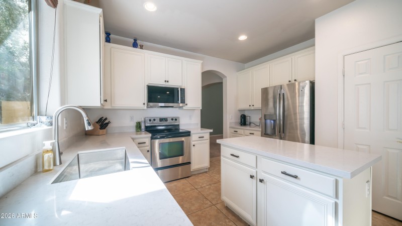 7609 S 18th Way Kitchen ReShoot 2-5