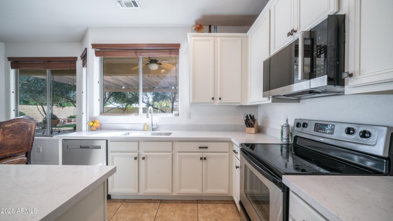 7609 S 18th Way Kitchen ReShoot 2-7