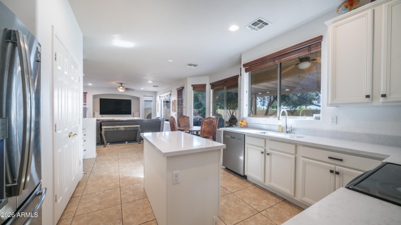 7609 S 18th Way Kitchen ReShoot 2-8