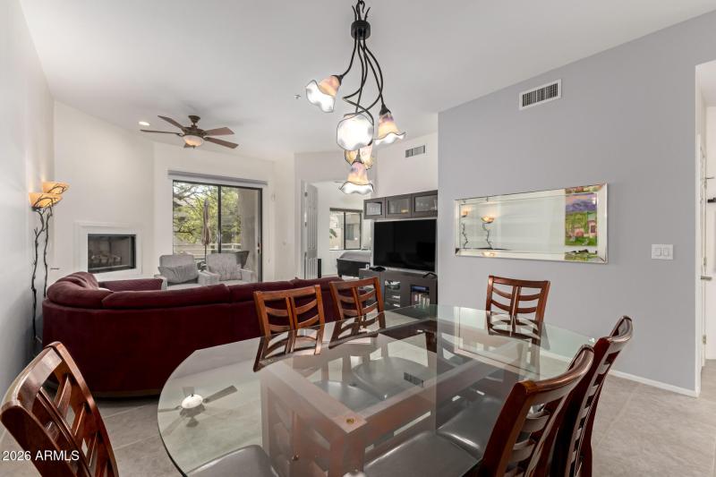 Living Room / Dining