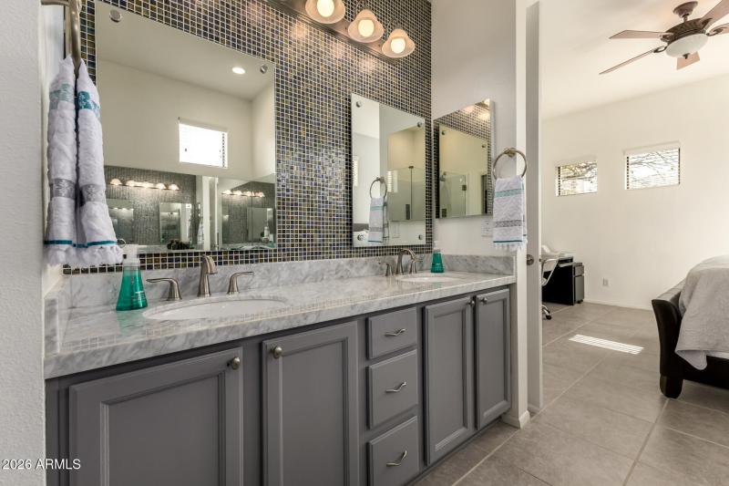 18 Master Bathroom