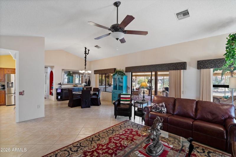 09-Family Room to Kitchen